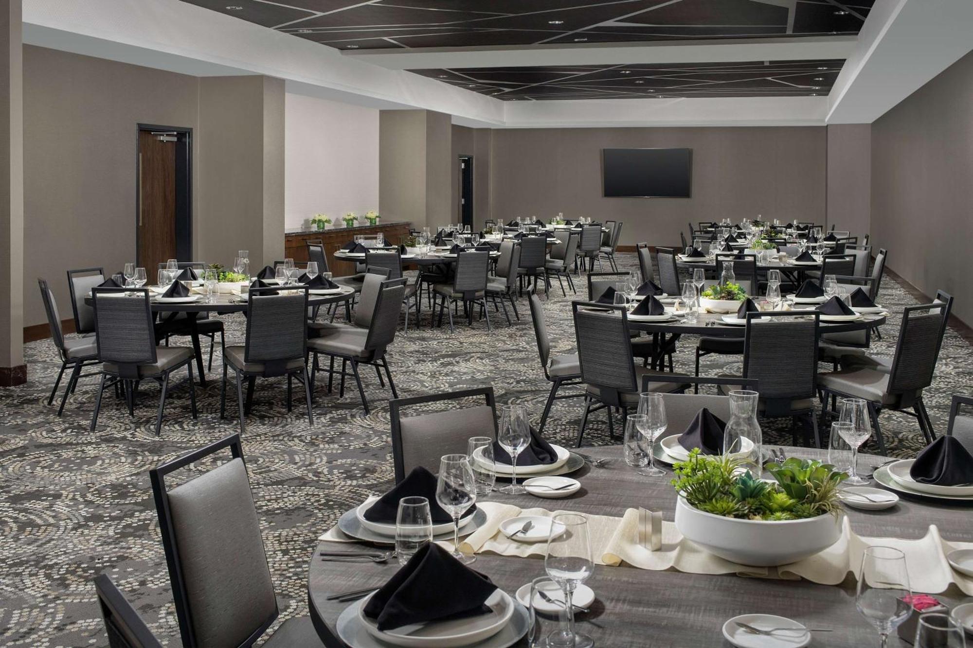 Embassy Suites By Hilton Knoxville Downtown Buitenkant foto
